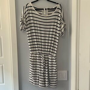 Zenana white and black striped romper - sz L
